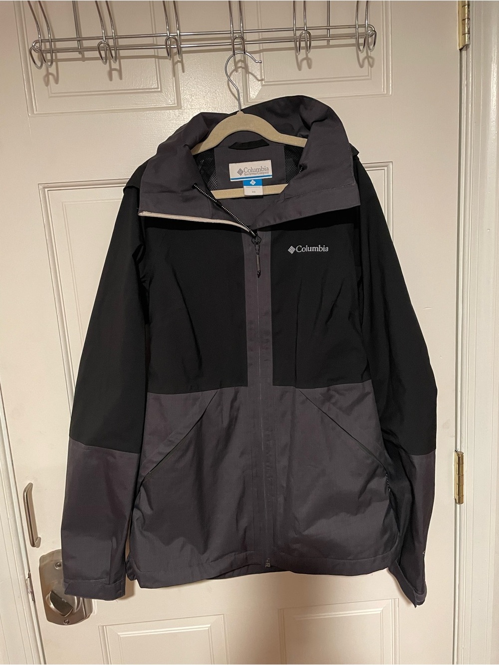 Columbia Black & Charcoal Colorblock Rain Shell Jacket